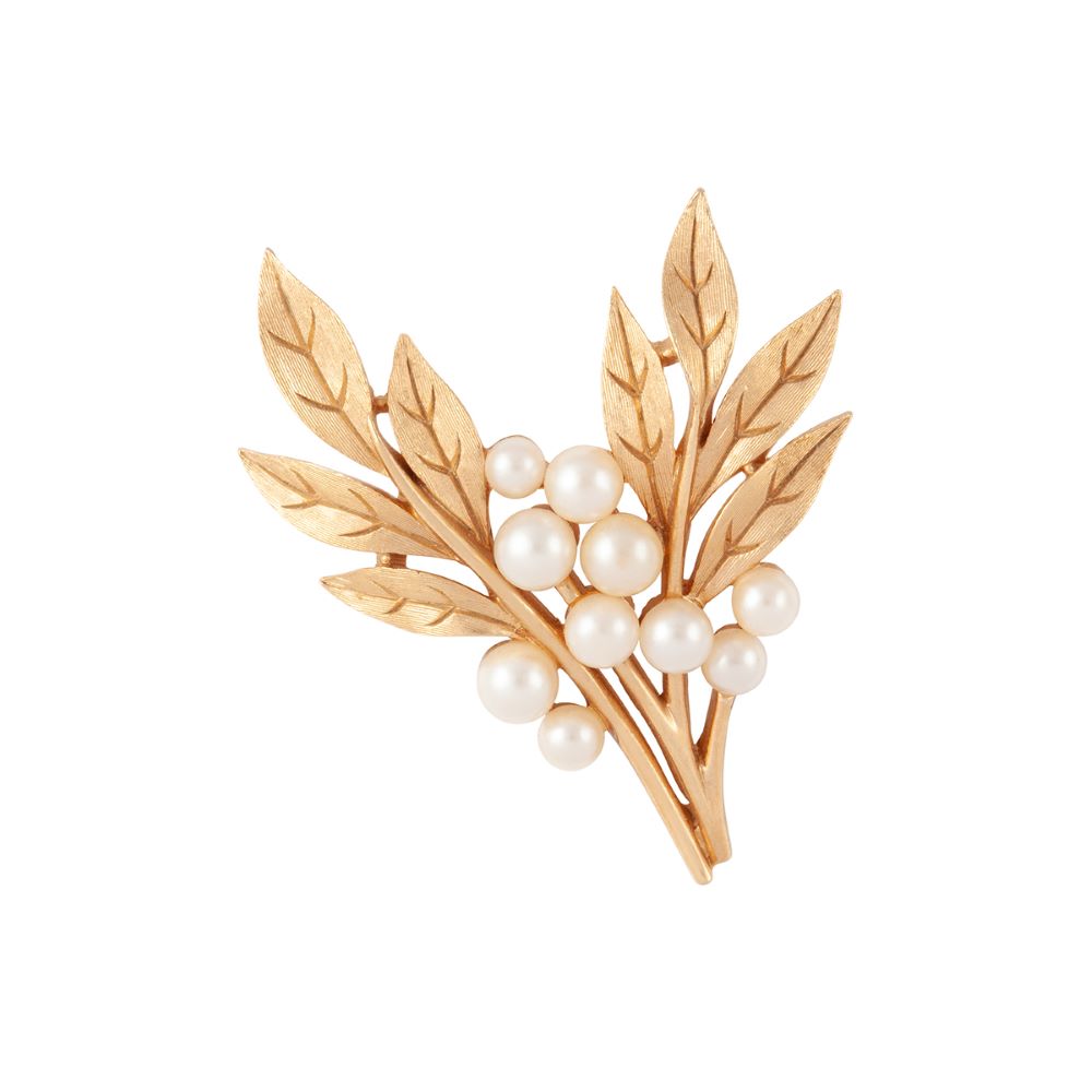 1960s Vintage Trifari Faux Pearl Brooch