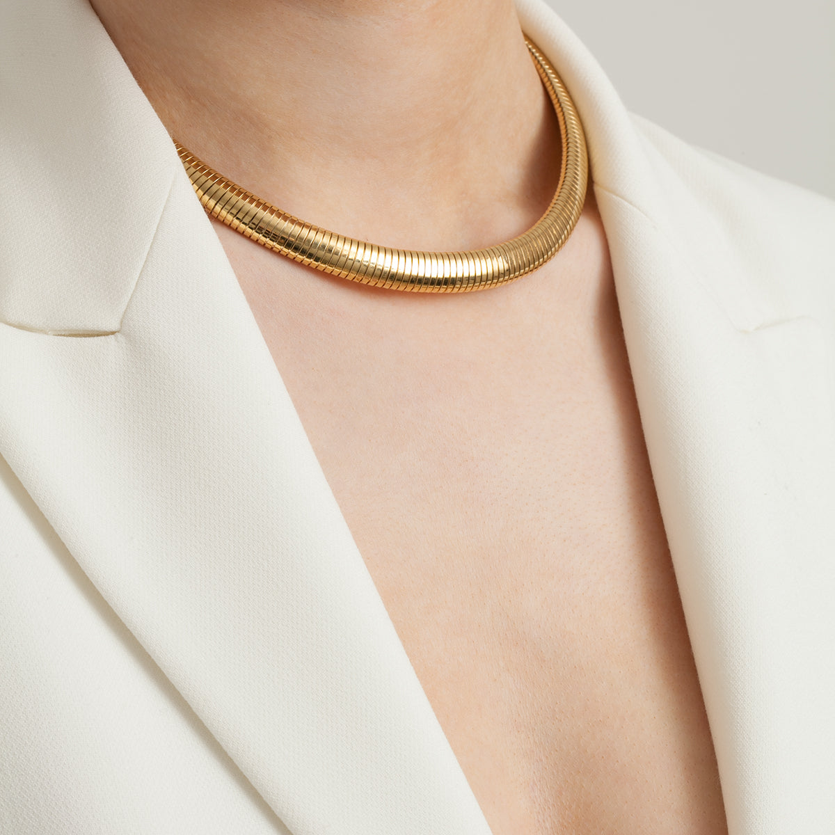 1990s Vintage Gold Plated Textured Flex Collar