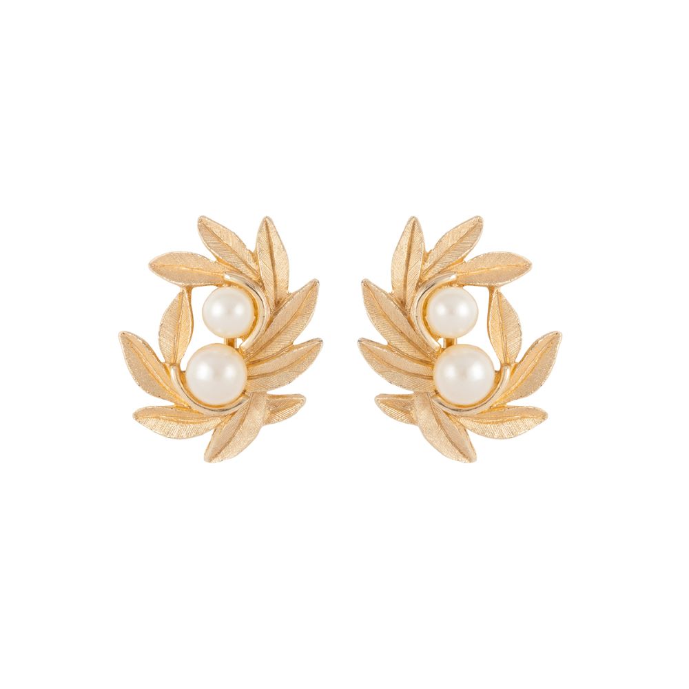 1960s Vintage Avon Faux Pearl Clip-On Earrings